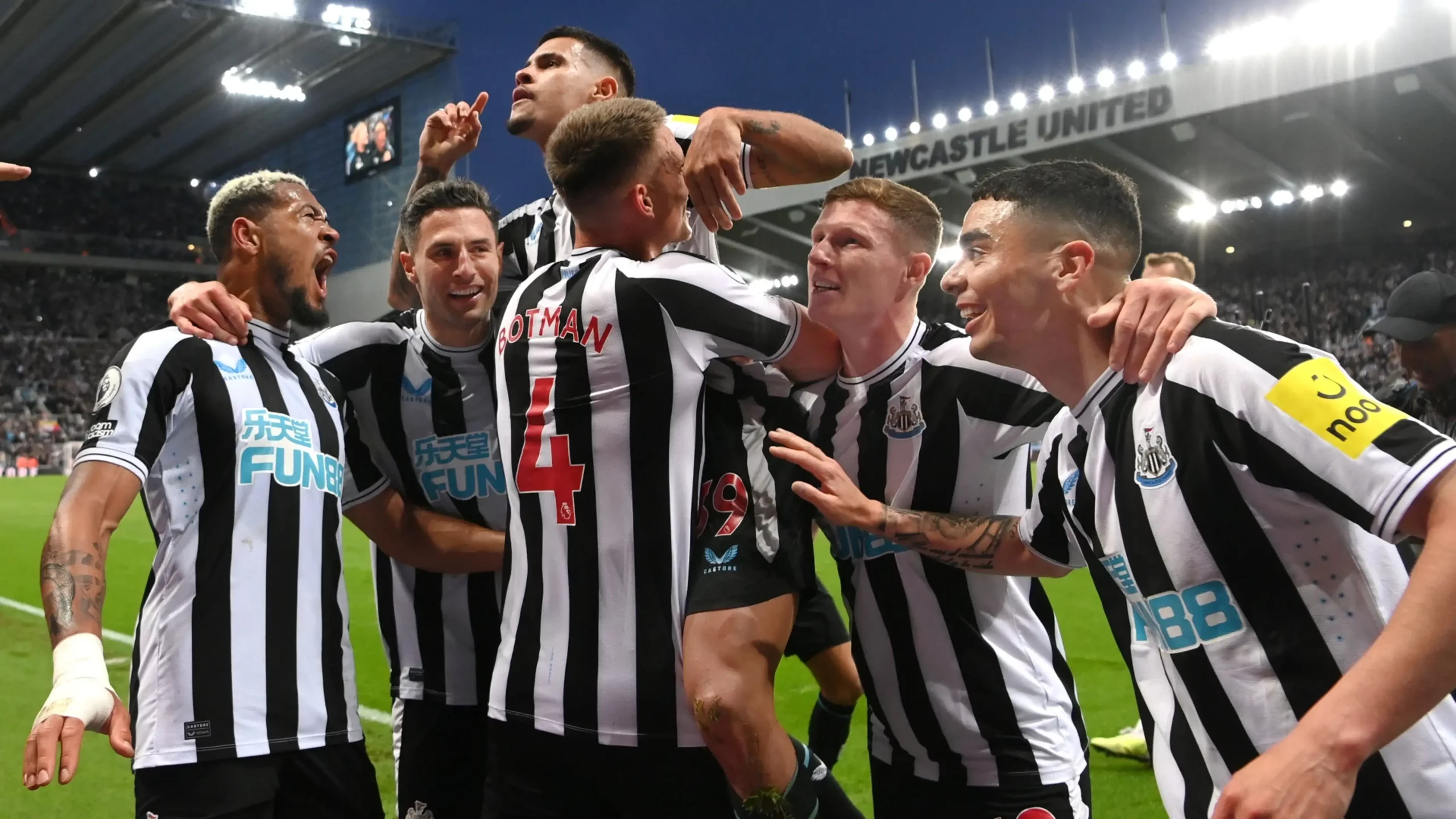 نيوكاسل يونايتد إلى دوري أبطال أوربا بعد غياب استمر 20 عام 3 نيوكاسل إلى دوري الأبطال