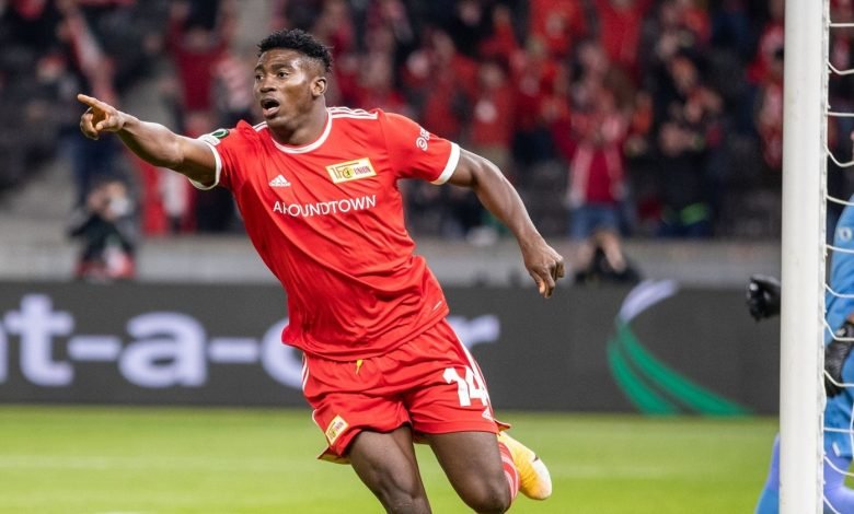 اللاعب النيجيري تايو أونيي