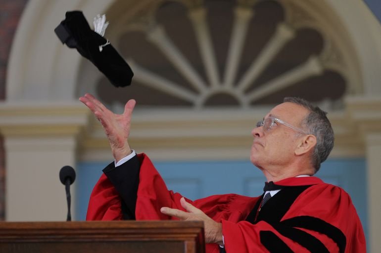 جامعة هارفارد تمنح الدكتوراه الفخرية في الفنون للممثل توم هانكس 1 توم هانكس يحصل على الدكتوراة الفخرية من جامعة هارفرد