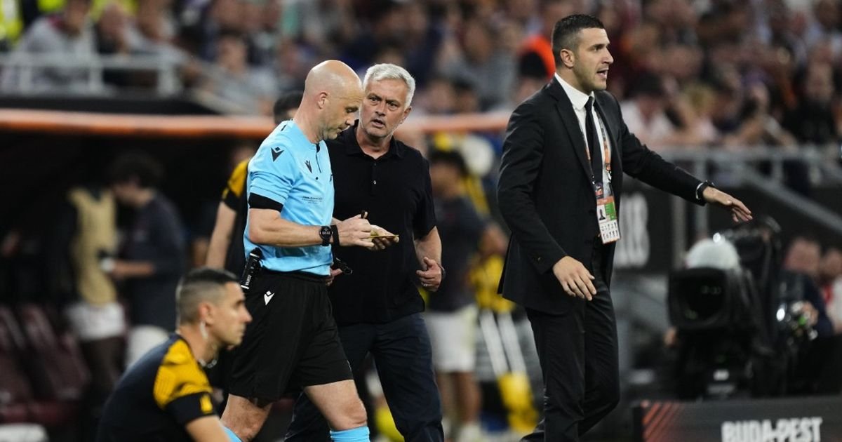الدوري الأوروبي: تعرض الحكم أنتوني تايلور للإساءة والشتم ولجنة الحكام الإنجليزية تدين الحادثة 4 تعرض الحكم أنتوني تايلور للإساءة والشتم ولجنة الحكام الإنجليزية تدين الحادثة