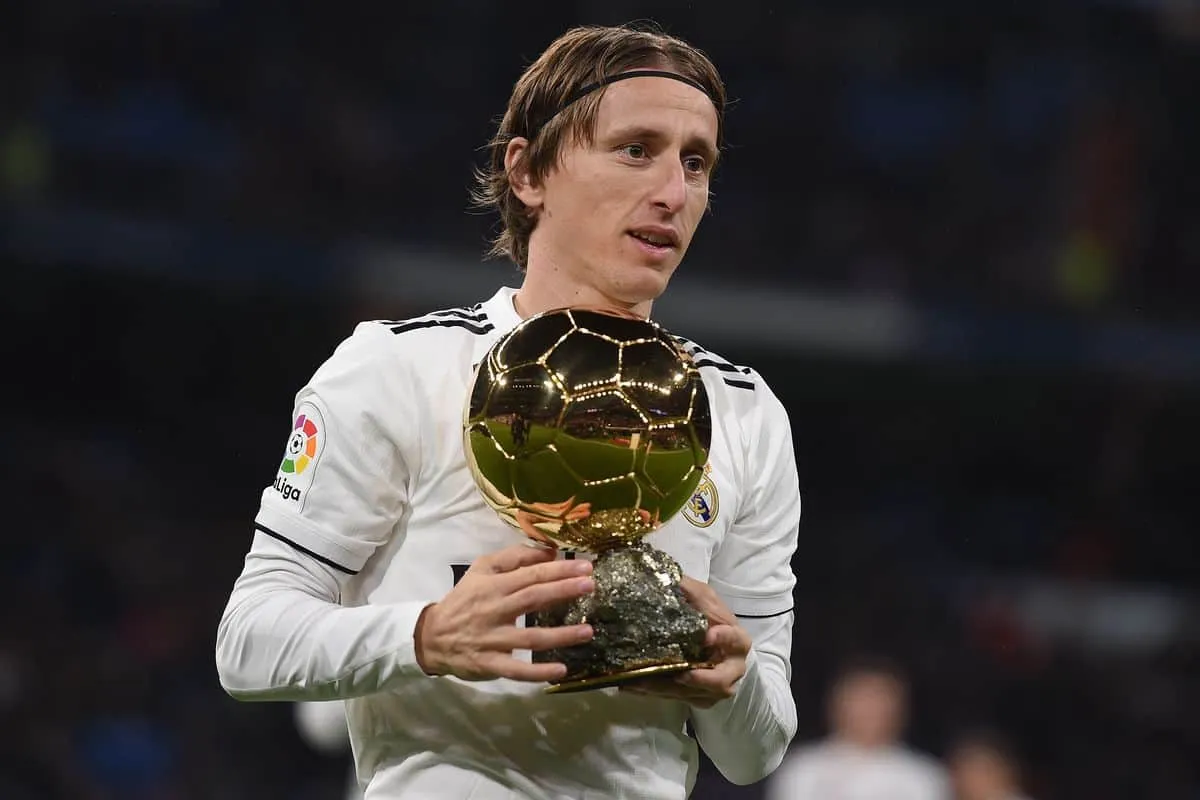 اللاعب الكرواتي لوكا مودريتش يحسم موقفه من عرض الهلال السعودي 3 اللاعب الكرواتي لوكا مودريتش يحسم موقفه من عرض الهلال السعودي