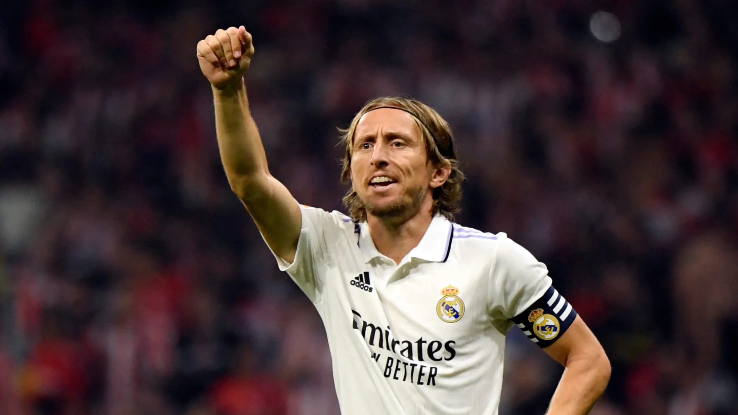 اللاعب الكرواتي لوكا مودريتش يحسم موقفه من عرض الهلال السعودي
