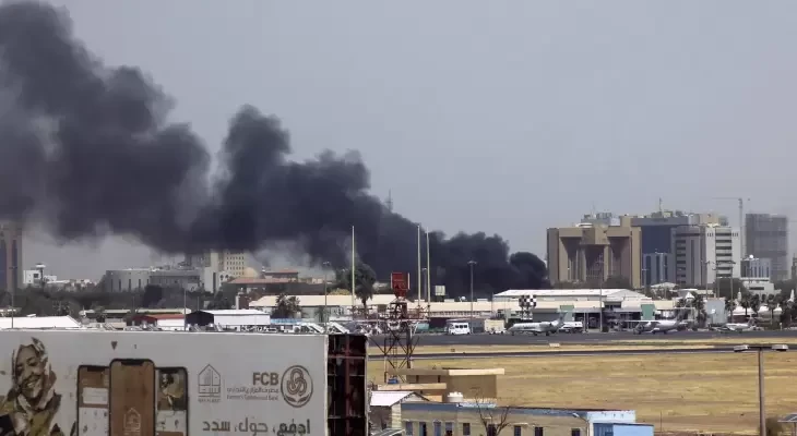 السودان .. تجدد الاشتباكات بالخرطوم بعد انتهاء هدنة وقعها طرفي النزاع في جدة 1 السودان تجدد الاشتباكات في الخرطوم بعد انتهاء هدنة وقعها طرفي النزاع في جدة