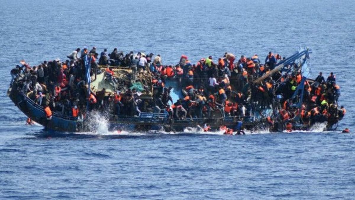 الأورومتوسطى يتهم السلطات اليونانية بالتلاعب بشهادات الناجين من حادثة غرق قارب 14يونيو 3 الأورومتوسطى يتهم السلطات اليونانية بالتلاعب بشهادات الناجين من حادثة غرق قارب 14يونيو