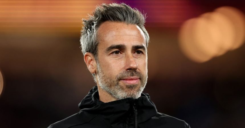 الاتحاد الإسباني لكرة القدم يقيل مدرب منتخب السيدات "خورخي فيلدا"