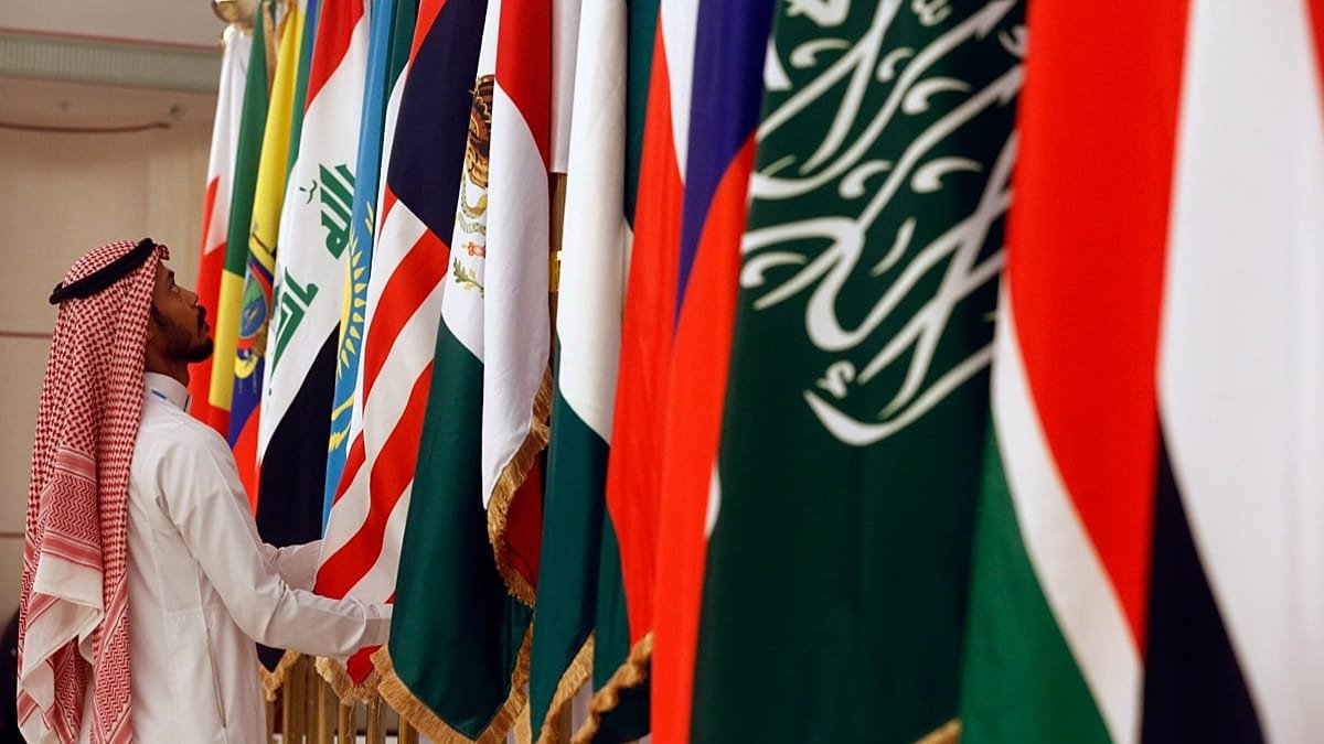 بغداد تقترح مجلساً أمنياً مشتركاً بين السعودية وإيران لمعالجة أزمة الثقة