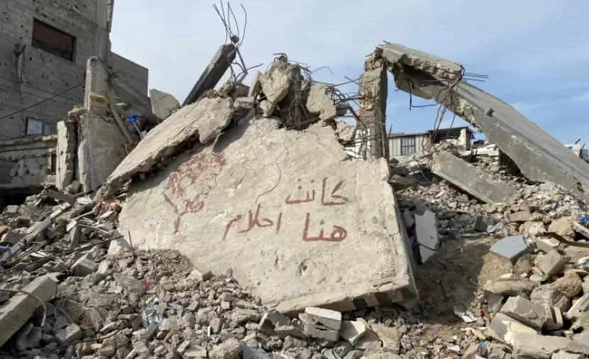 كيف يصنع الغزيون توازنهم النفسي بين الخوف والتكيف؟