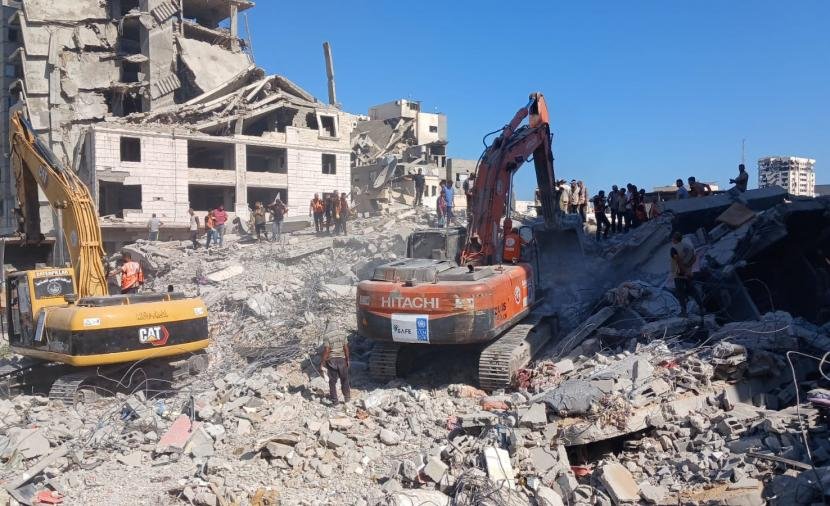 انهيار عمارة السعادة بغزة يخلّف 21 شهيداً وتحذيرات أممية