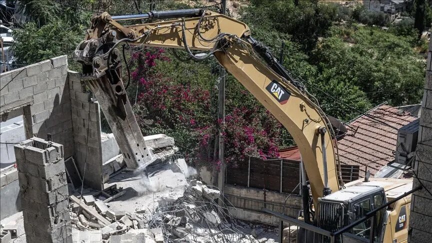 إسرائيل تهدم منزلاً في سلوان وتشرد أربع عائلات فلسطينية